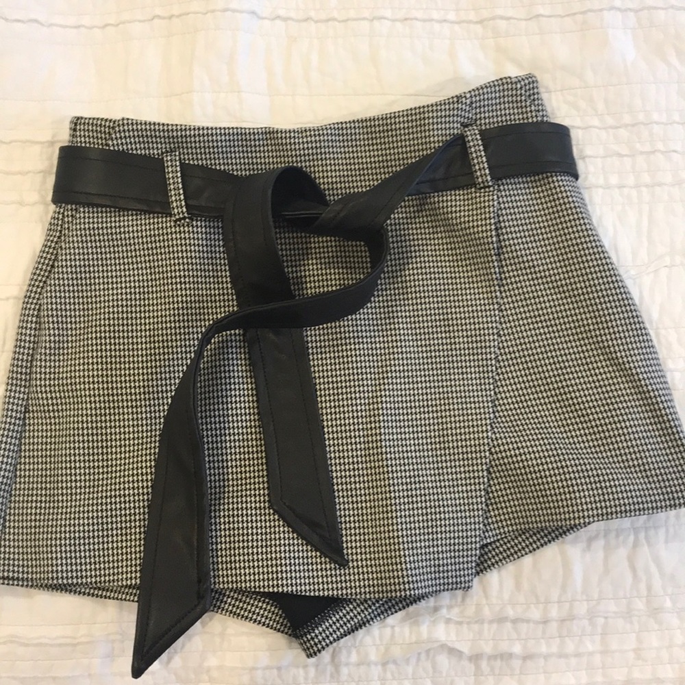Zara Houndstooth Skort